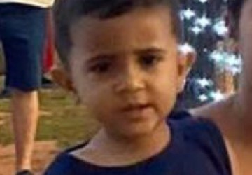 Menino de 1 ano e 9 meses morre afogado em piscina de casa