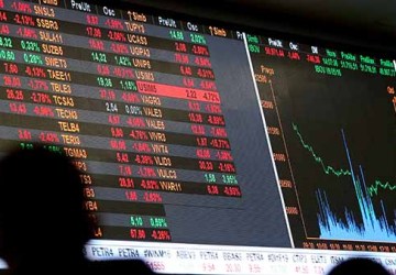 Ibovespa fecha em baixa; ações de Vale e Petrobras caem