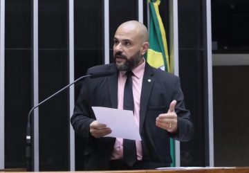 Comissão aprova permissão para uso de algemas em adolescente autor de ato infracional com comportamento agressivo