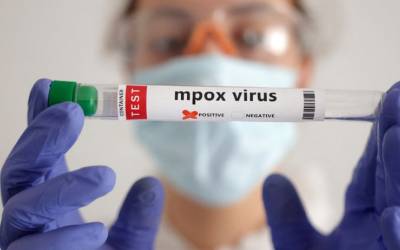 Mpox: OMS aprova primeira vacina para uso emergencial em crianças