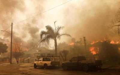 Incêndio devasta mansão de John Lennon em Los Angeles