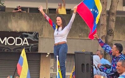 Com tiros: Líder opositora venezuelana tem comboio interceptado ao sair de um protesto e é sequestrada por militares do regime Maduro