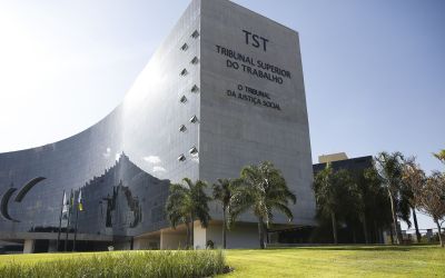 Salários astronômicos: Ministros do STM recebem até R$318 mil!