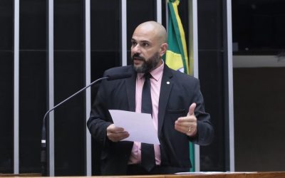 Comissão aprova permissão para uso de algemas em adolescente autor de ato infracional com comportamento agressivo